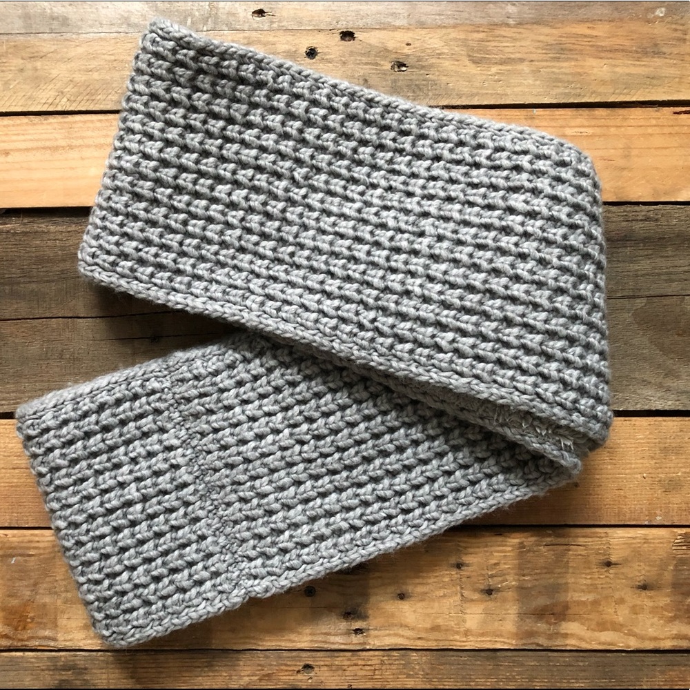 NWOT Uniqlo Infinity Scarf Knit Faux Fur Gray
